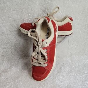 NWOT Unisex Simple Shoes OS Sneaker, Size 8 1/2 Men's/10 1/2 Women's